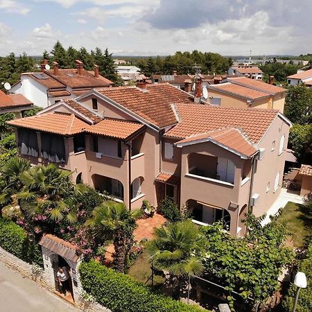 Apartments Sven-Marino Poreč Eksteriør bilde